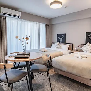 11 Umeda Kamiyama Apartment